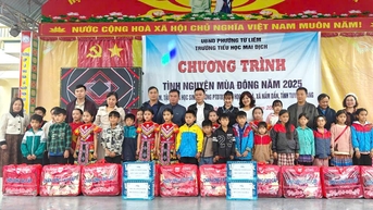 Trường Tiểu học Mai Dịch tổ chức chương trình tình nguyện mùa Đông