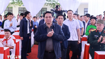 Thủ tướng dự Lễ khởi công xây dựng các trường nội trú và liên cấp