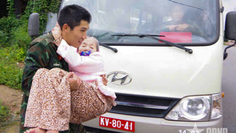 Sư đoàn 2 (Quân khu 5) điều động lực lượng giúp dân phòng, chống và khắc phục hậu quả bão số 13