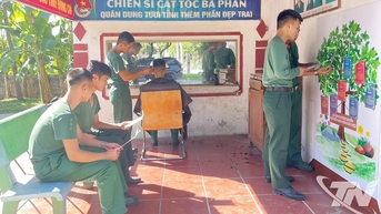 Gắn giáo dục pháp luật với xây dựng mối đoàn kết quân - dân