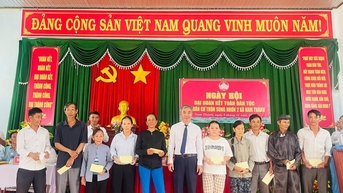 Tưng bừng Ngày hội Đại đoàn kết ở thôn Sùng Nhơn 2