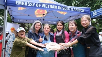 Món ăn Việt hấp dẫn bạn bè quốc tế ở Nam Phi