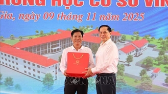 Phó Thủ tướng Bùi Thanh Sơn dự Lễ khởi công trường học tại các xã biên giới tỉnh An Giang