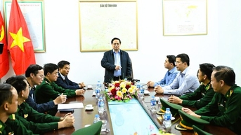 Thủ tướng Phạm Minh Chính thăm và làm việc với Đồn Biên phòng Yên Khương