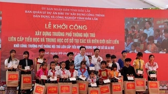 Phó Thủ tướng Mai Văn Chính dự Lễ khởi công trường phổ thông liên cấp tại xã biên giới Đắk Lắk