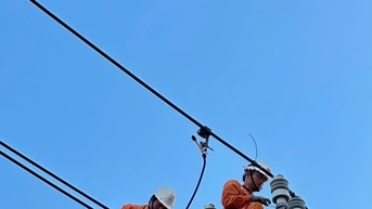 EVNCPC tăng cường 1.000 nhân lực hỗ trợ khôi phục điện sau bão số 13