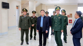 Phó Bí thư Tỉnh ủy, Chủ tịch Ủy ban MTTQ Việt Nam tỉnh Ma Thế Hồng thăm và kiểm tra Cửa khẩu Xín Mần - Đô Long