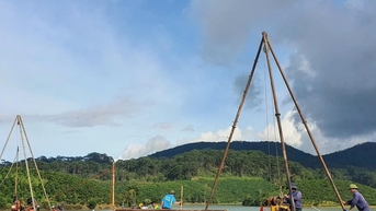 Khoan thăm dò, chuẩn bị bơm hóa chất gia cố thân đập hồ Cay An