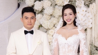 Hoa hậu Đỗ Thị Hà 'dát kim cương' bên chú rể, đám cưới như biển hoa trắng