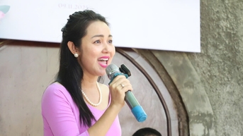 សិស្ស​តន្ត្រី​ចុង​ឆ្នាំ ឌឹ ហៀង បាន​ច្រៀង​សាខា​ព្រៃ​អ័រគីដេ​ជា​លើក​ដំបូង