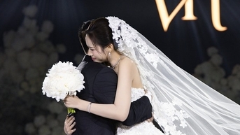 Hoa hậu Đỗ Thị Hà khóc nói với chồng: 'Anh là bến đỗ bình yên nhất của đời em'