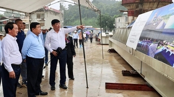 Phó Thủ tướng kiểm tra tiến độ thực hiện dự án cao tốc Tuyên Quang - Hà Giang
