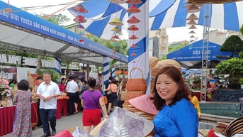 គំរូសេដ្ឋកិច្ចសមូហភាពដឹកនាំដោយស្ត្រី៖ 'ផ្លូវ' ដើម្បីជួយស្ត្រីងើបឡើង និងរួចផុតពីភាពក្រីក្រ