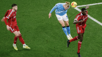 Man City thắng đậm Liverpool: Nóng bỏng ý kiến trái chiều về đại chiến