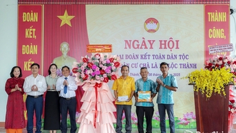 Rộn ràng Ngày hội Đại đoàn kết toàn dân tộc tại ấp Chà Là