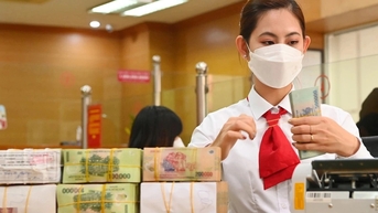 Ngân hàng nào đang dẫn đầu cuộc đua thu hút tiền gửi?