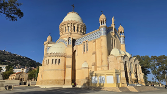 Our Lady of Africa Cathedral: និមិត្តសញ្ញាសាសនា និងភាពសុខដុមរមនារបស់ប្រទេសអាល់ហ្សេរី