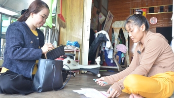 ប្រគល់​«​កំណាត់​នេសាទ​»​ដល់​ស្ត្រី​ជនជាតិ​ថៃ​