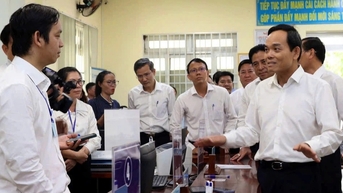 Bí thư Thành uỷ TPHCM Trần Lưu Quang: Ưu tiên đất dôi dư cho giáo dục, y tế