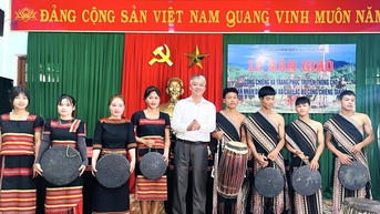 ថែរក្សា និងអភិវឌ្ឍវប្បធម៌ប្រពៃណី