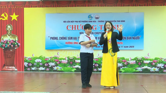 សិស្សជាង 1,000 នាក់ត្រូវបានណែនាំអំពីរបៀបការពារខ្លួន។