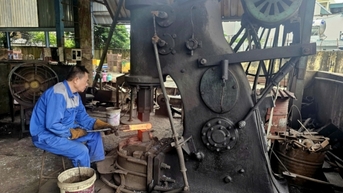 ម៉ាស៊ីនគ្មានពេលវេលានៅ Hon Gai Mechanics