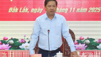 សមមិត្ត Luong Nguyen Minh Triet លេខាគណៈកម្មាធិការបក្សខេត្ត Dak Lak កាន់តំណែងជាលេខាគណៈកម្មាធិការបក្សយោធាខេត្ត។