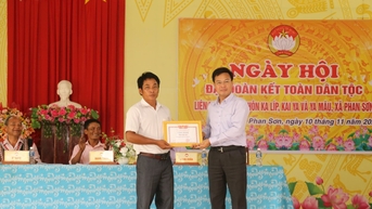 Ấm áp Ngày hội Đại đoàn kết tại liên khu dân cư Ka Líp, Kai Ya và Ya Mâu