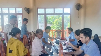 Xã Cát Tiên 3 đưa dịch vụ hành chính lưu động đến tận thôn