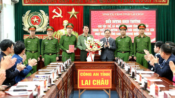 Lai Châu: Biểu dương, khen thưởng các tập thể, cá nhân có thành tích xuất sắc trong đấu tranh, triệt phá trong triệt phá đường dây lừa đảo chiếm đoạt tài sản hoạt động tại tỉnh Kampot, Vương quốc Campuchia