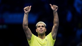 Alcaraz hạ De Minaur, khởi đầu ấn tượng tại ATP Finals 2025