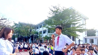 ផ្សព្វផ្សាយសារ "និយាយថាទេចំពោះបារី" ដល់សិស្ស
