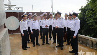 Quảng Ninh: Chính ủy Hải quân thăm, kiểm tra các lực lượng trên đảo Trần