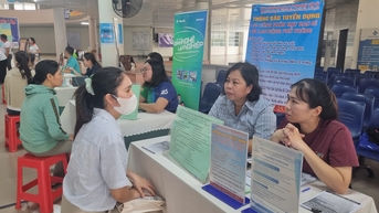 តម្រូវការ​ជ្រើសរើស​បុគ្គលិក​នៅ​អាជីវកម្ម​នៅ​ចុងឆ្នាំ​នេះ​កំពុង​កើនឡើង។