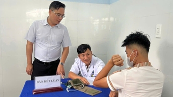 យុវជន Hoa Chau ជិត 500 នាក់បានចូលរួមក្នុងការប្រឡងបឋមលើកទី 2 ដើម្បីបំពេញកាតព្វកិច្ចយោធា។