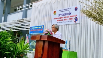 Lồng ghép tuyên truyền phòng, chống tác hại thuốc lá trong giờ chào cờ