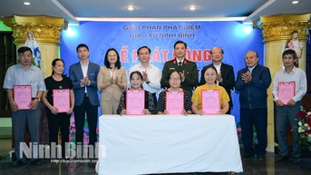 សម្ពោធចលនា “ព្រះសហគមន៍កាតូលិកចូលរួមការពារបរិស្ថាន ឆ្លើយតបនឹងបម្រែបម្រួលអាកាសធាតុ” នៅសង្កាត់ Ninh Binh