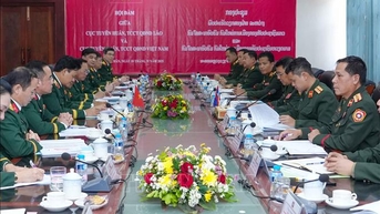 Quân đội Việt Nam - Lào tăng cường trao đổi công tác tuyên huấn