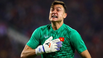 Đội tuyển Việt Nam: Văn Lâm ‘đánh bại’ thủ môn hay nhất AFF Cup, tại sao không?