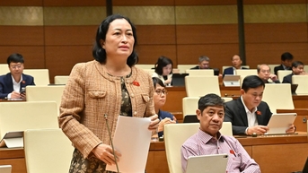 Đại biểu Trần Thị Hoa Ry: Cần mở rộng khái niệm phòng bệnh, bổ sung chính sách đặc thù vùng dân tộc