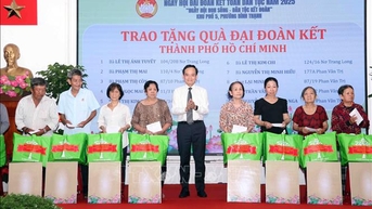 Vì hạnh phúc của nhân dân bắt đầu từ những việc làm gần gũi nhất