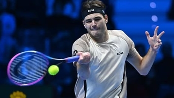 Taylor Fritz បានយ៉ាងងាយឈ្នះការប្រកួតបើកឆាក ATP Finals ដោយបានតាំងចិត្តដើម្បីប្រកួតប្រជែងជាមួយ Alcaraz
