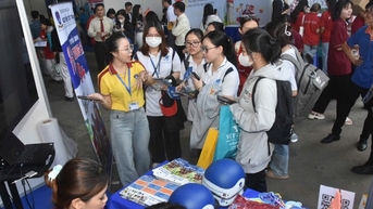 ទីក្រុងហូជីមិញ៖ មនុស្សជាង១ម៉ឺននាក់បានចូលរួមព្រឹត្តិការណ៍នេះតភ្ជាប់ធនធានមនុស្សជាមួយនិយោជក។