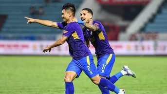 វីដេអូ៖ កីឡដ្ឋាន Thien Truong មានការភ្ញាក់ផ្អើលយ៉ាងខ្លាំងដោយសារបាល់ទះរបស់ Xuan Manh