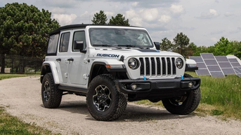Hơn 320.000 xe Jeep hybrid bị triệu hồi do nguy cơ cháy pin cao áp