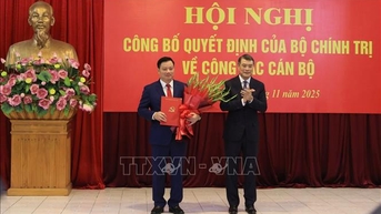 សមមិត្ត Nguyen Khac Than កាន់តំណែងជាលេខាគណៈកម្មាធិការបក្សខេត្ត Nghe An