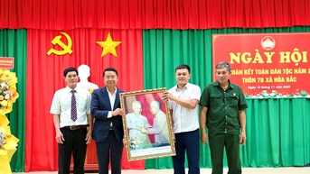 Ngày hội Đại đoàn kết toàn dân tộc tại thôn 7B, xã Hòa Bắc