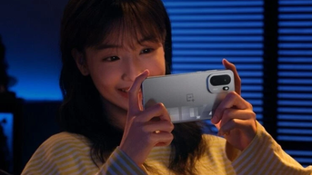OnePlus Ace 6 ទះ​មុខ​ទៅ​លើ​ស្មាតហ្វូន​ដែល​មាន​ថាមពល​ថ្ម 7,800mAh