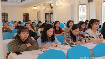 Gần 300 chi hội trưởng, chi hội phó phụ nữ tham gia tập huấn nghiệp vụ công tác hội năm 2025