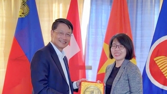 Đoàn công tác thành phố Đà Nẵng làm việc với Đại sứ quán Việt Nam tại Thụy Sĩ